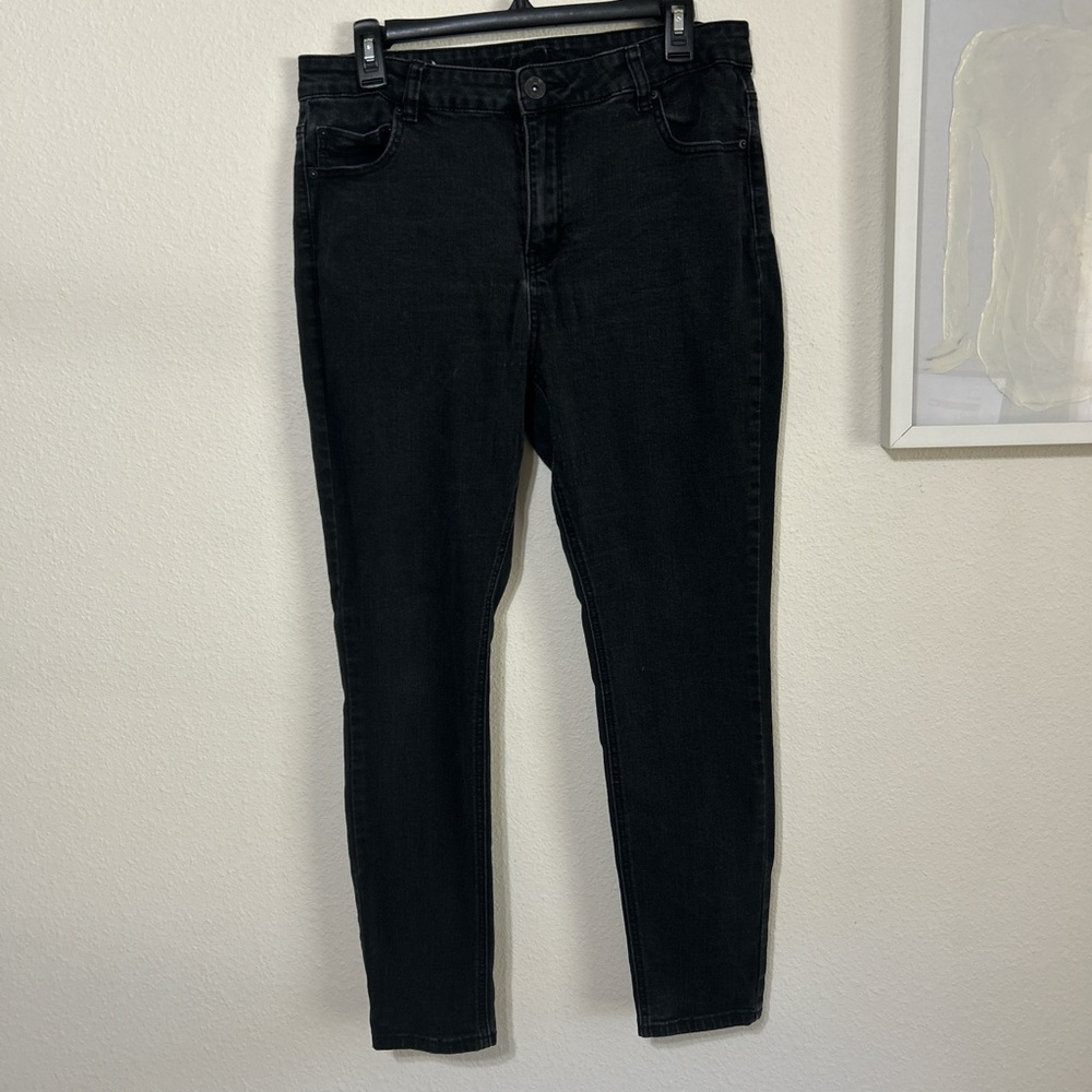 Classic Black Skinny Jeans